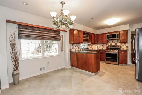 9 Glynn Court Sayreville NJ 08859
