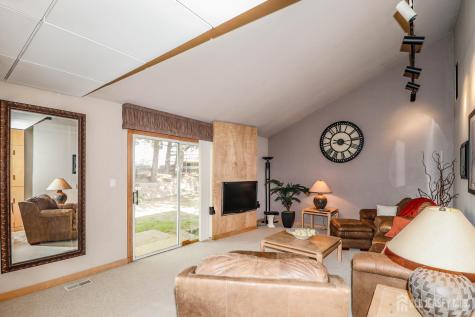 9 Glynn Court Sayreville NJ 08859