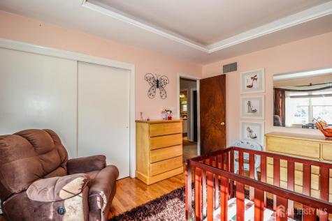 9 Glynn Court Sayreville NJ 08859