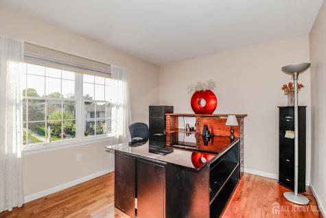 9 Glynn Court Sayreville NJ 08859