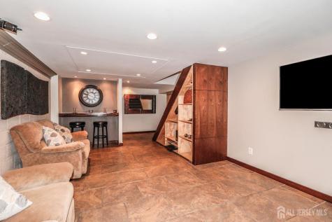 9 Glynn Court Sayreville NJ 08859
