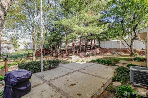 9 Glynn Court Sayreville NJ 08859