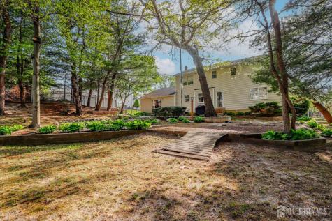 9 Glynn Court Sayreville NJ 08859