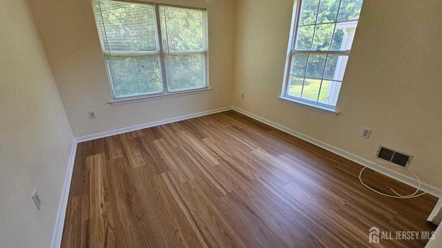 405 Cobblestone Court South Brunswick NJ 08852
