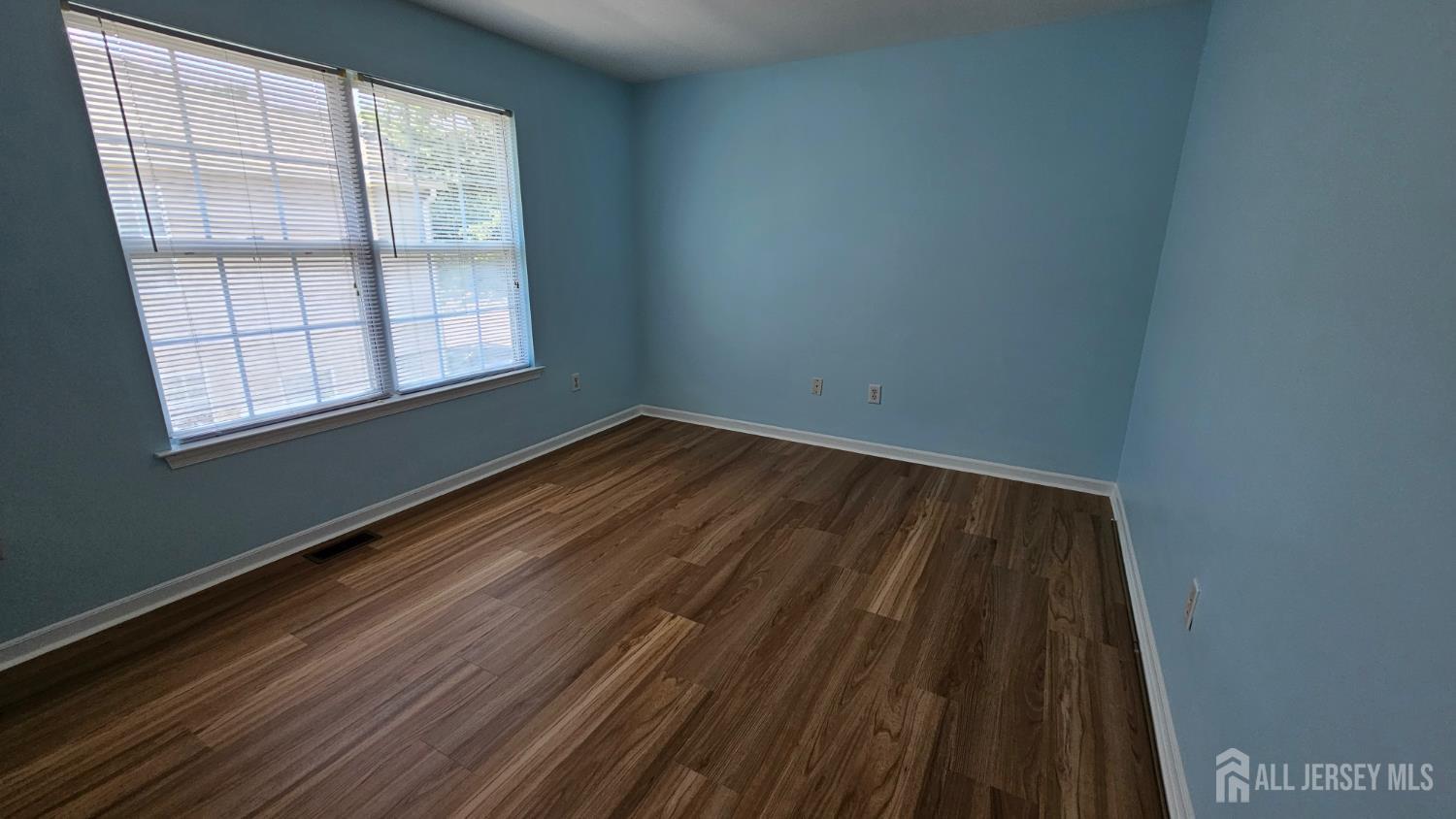 405 Cobblestone Court South Brunswick NJ 08852