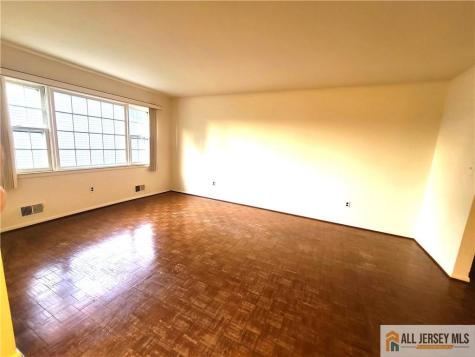 8 Windy Hill Road Metuchen NJ 08840