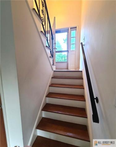 8 Windy Hill Road Metuchen NJ 08840