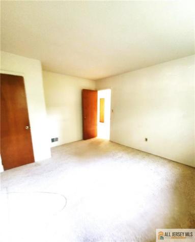 8 Windy Hill Road Metuchen NJ 08840