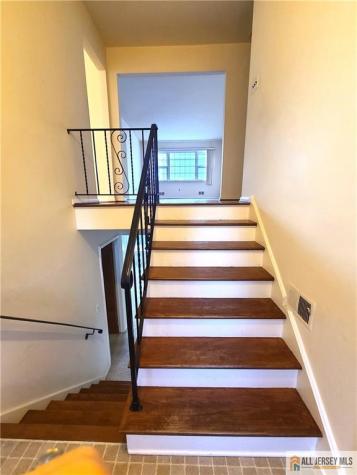 8 Windy Hill Road Metuchen NJ 08840