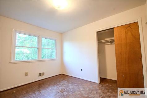 8 Windy Hill Road Metuchen NJ 08840