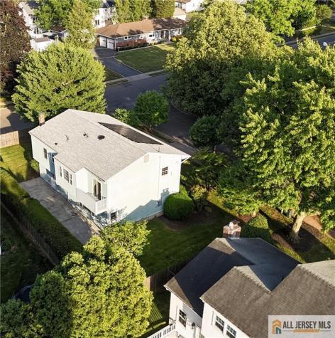 8 Windy Hill Road Metuchen NJ 08840