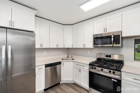 127 Berkshire Court Piscataway NJ 08854