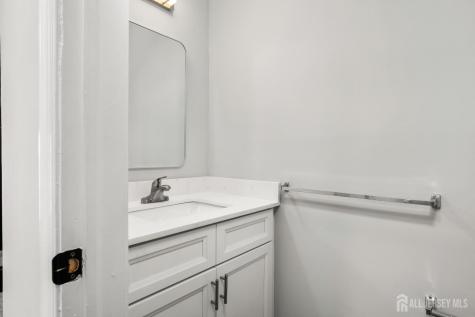 127 Berkshire Court Piscataway NJ 08854