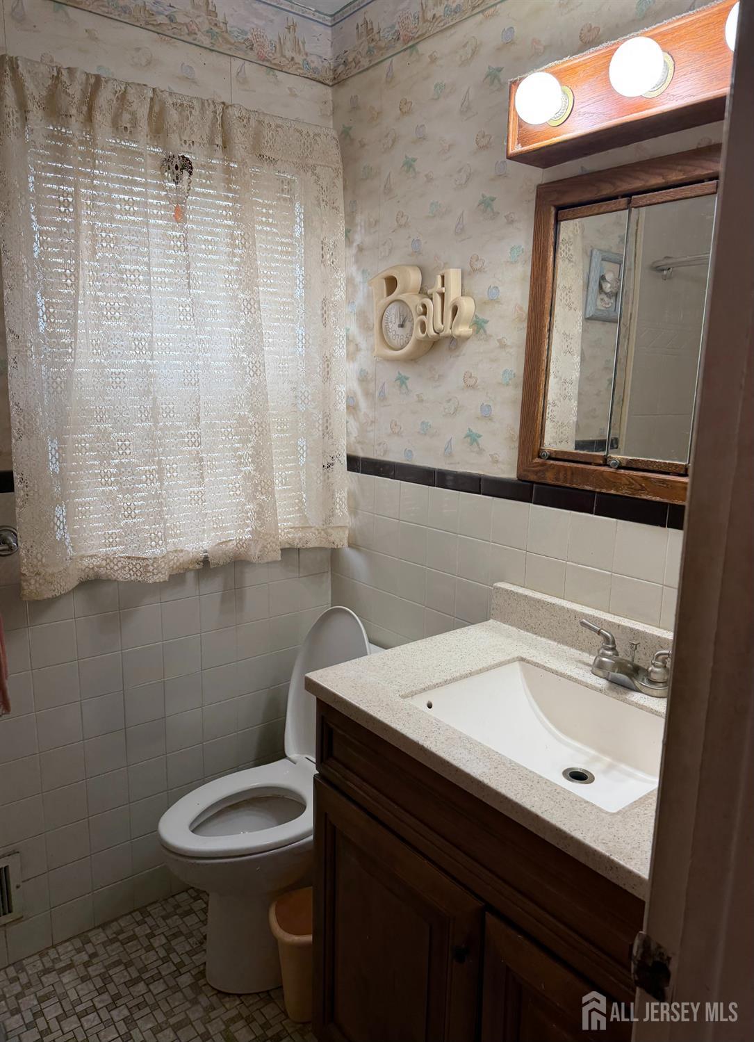 1085 Andrews Drive Perth Amboy NJ 08861