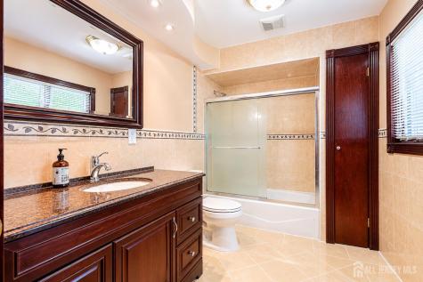 24 Winthrop Road Edison NJ 08817