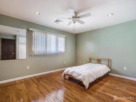 24 Winthrop Road Edison NJ 08817