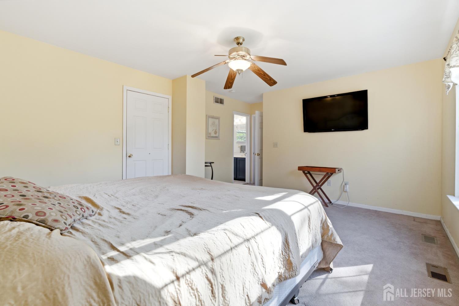 6 Shoshoni Way Branchburg NJ 08876