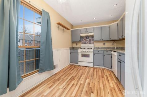 382 Hadleigh Lane North Brunswick NJ 08902