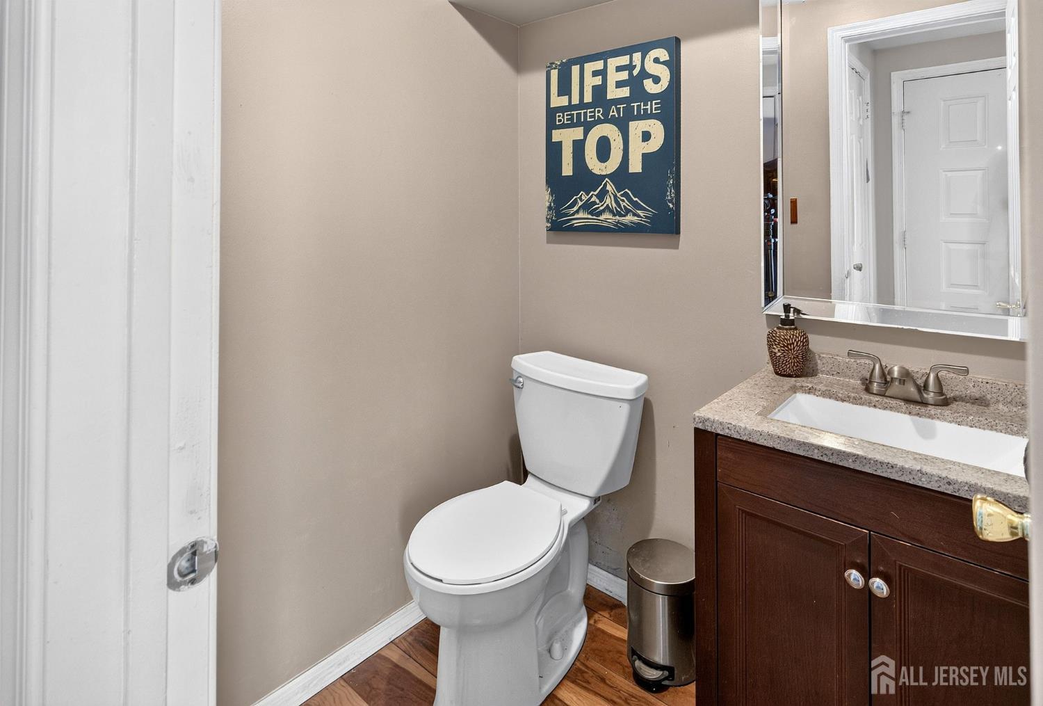 20 Karwatt Court Sayreville NJ 08872