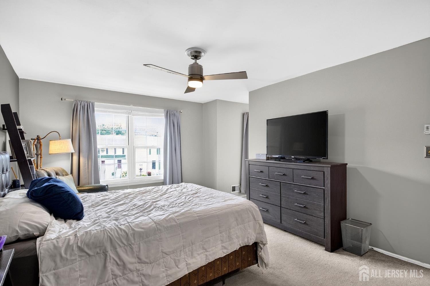 20 Karwatt Court Sayreville NJ 08872