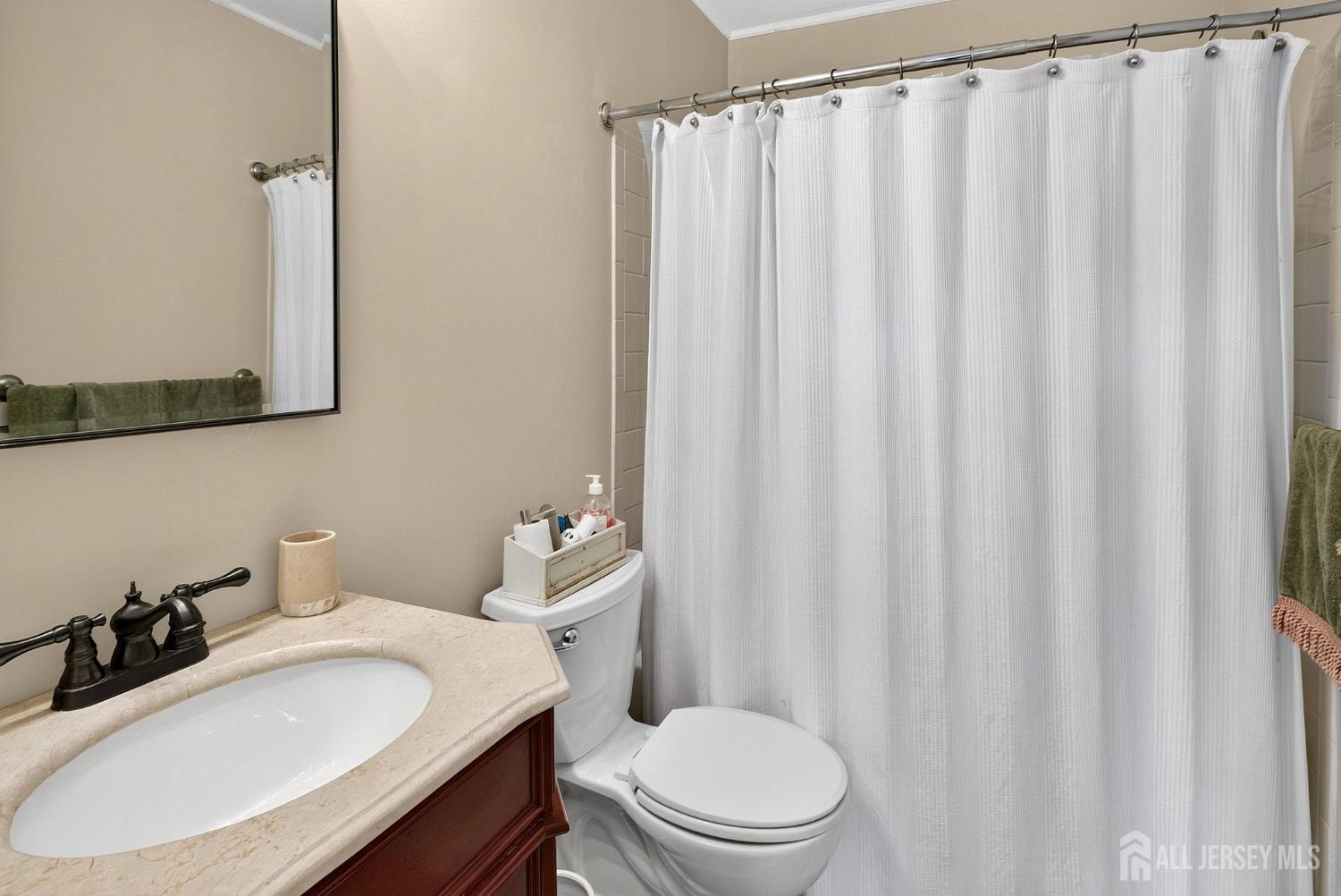 20 Karwatt Court Sayreville NJ 08872