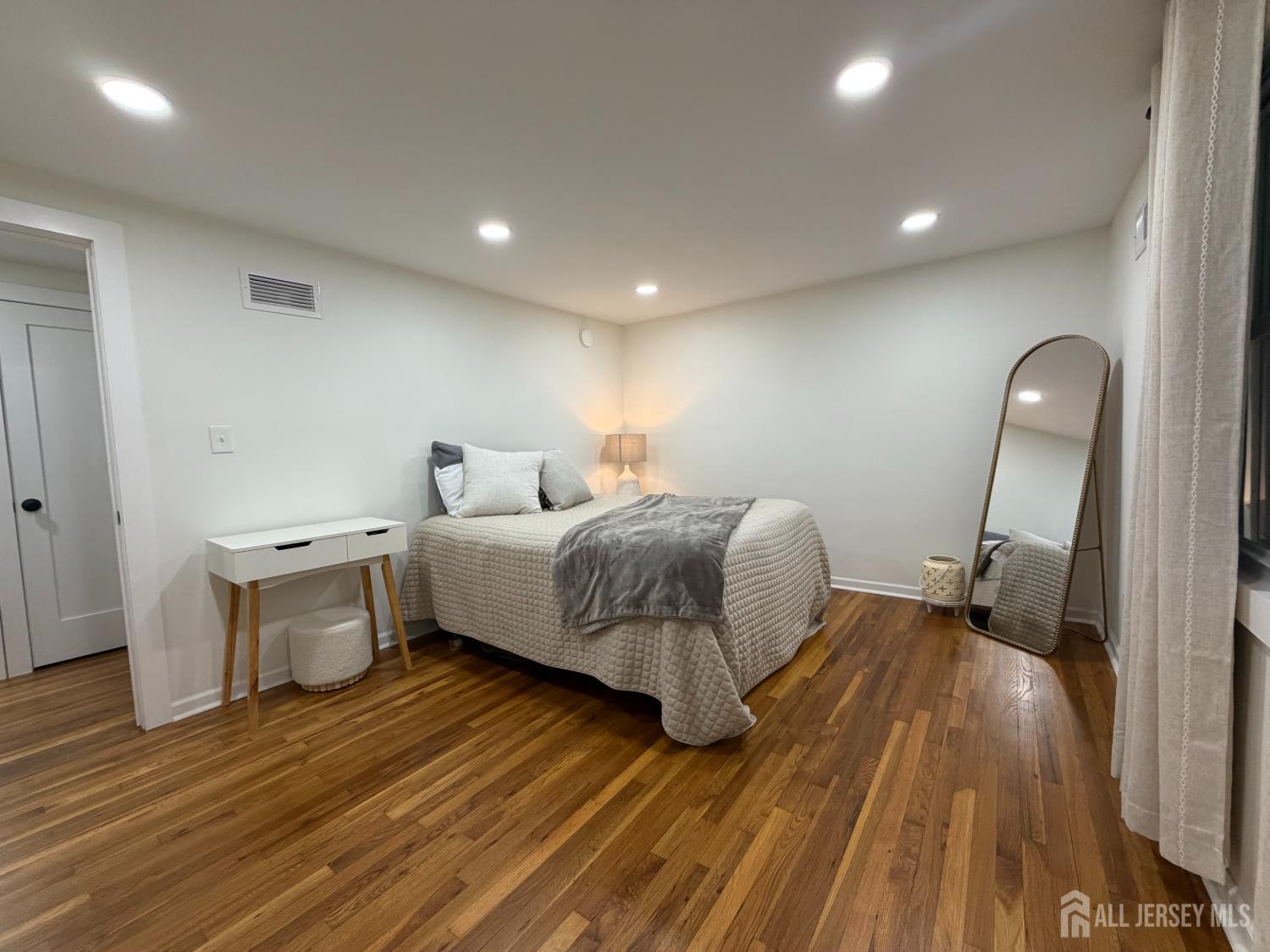 201 High Street Metuchen NJ 08840