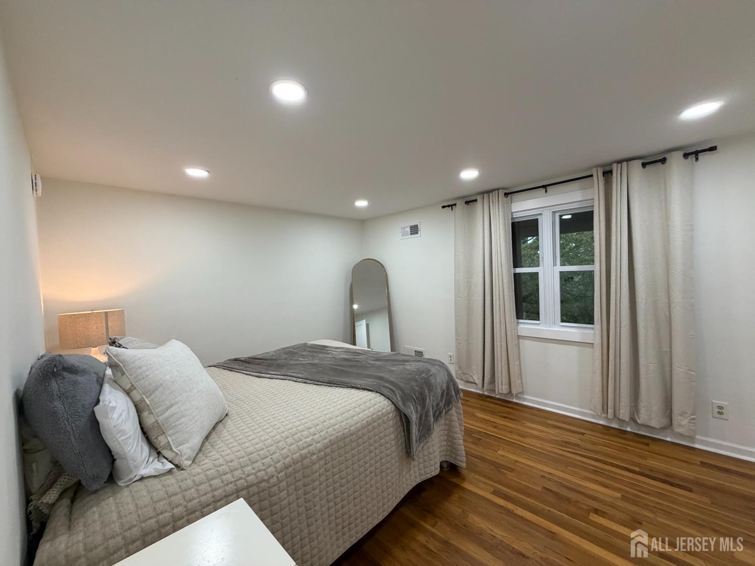 201 High Street Metuchen NJ 08840