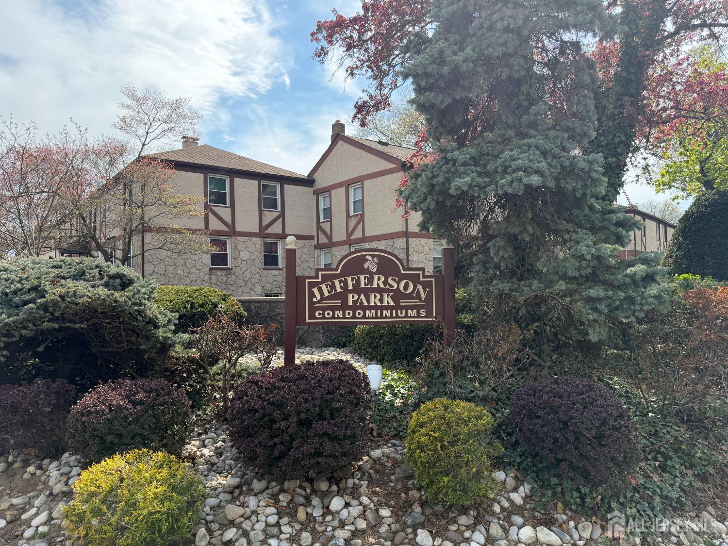 201 High Street Metuchen NJ 08840