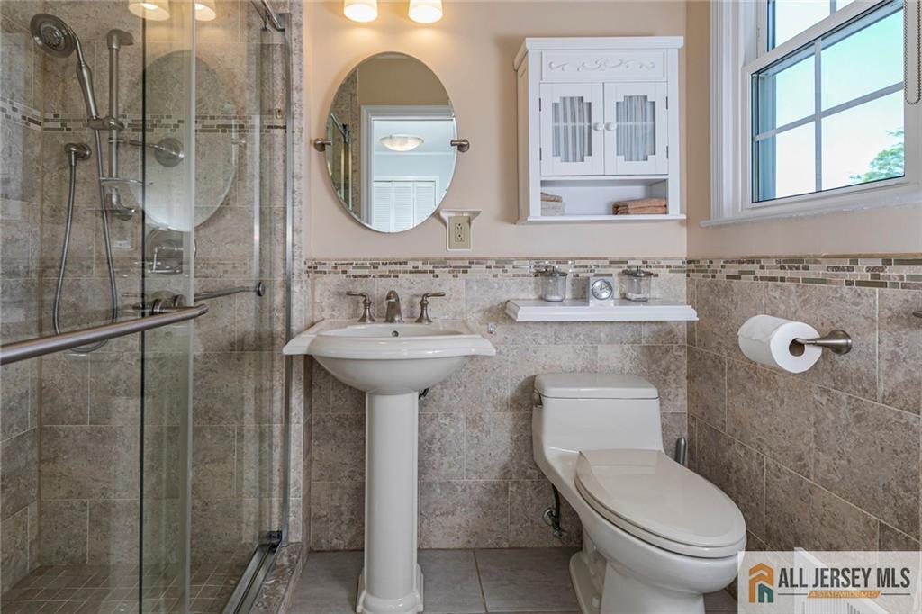 91 Hidden Lake Drive North Brunswick NJ 08902