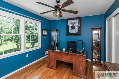 91 Hidden Lake Drive North Brunswick NJ 08902