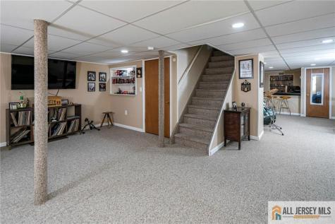 91 Hidden Lake Drive North Brunswick NJ 08902