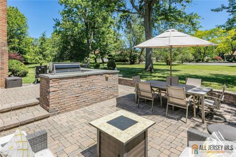 91 Hidden Lake Drive North Brunswick NJ 08902