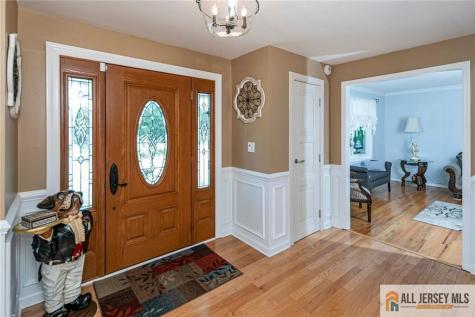 91 Hidden Lake Drive North Brunswick NJ 08902
