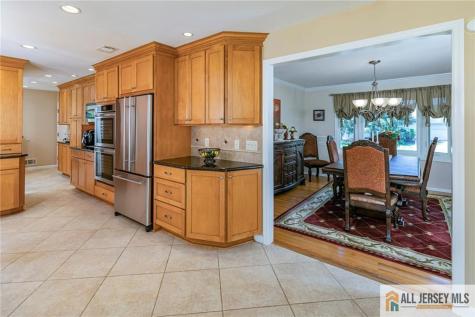 91 Hidden Lake Drive North Brunswick NJ 08902