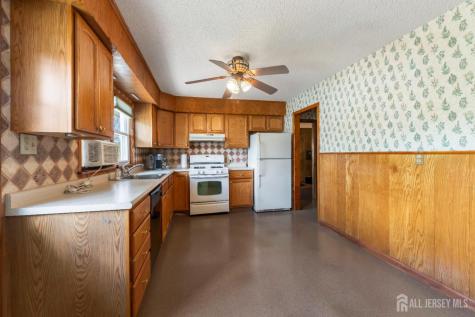 64 Avenue I Avenue Monroe NJ 08831