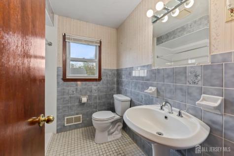 64 Avenue I Avenue Monroe NJ 08831