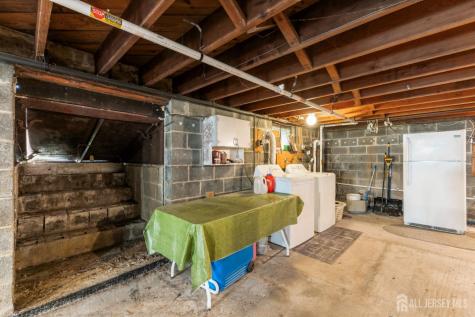 64 Avenue I Avenue Monroe NJ 08831