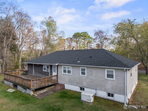 64 Avenue I Avenue Monroe NJ 08831
