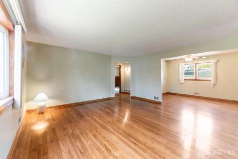 64 Avenue I Avenue Monroe NJ 08831