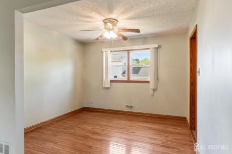 64 Avenue I Avenue Monroe NJ 08831