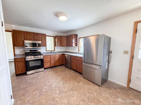578 Garden Avenue Woodbridge Proper NJ 07095