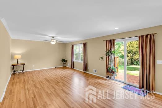 652 Brookside Drive Middletown NJ 07718