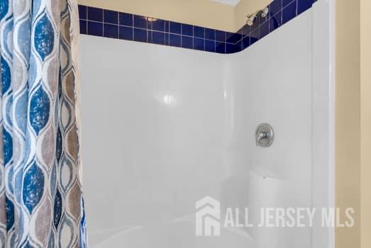 652 Brookside Drive Middletown NJ 07718
