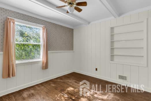 652 Brookside Drive Middletown NJ 07718