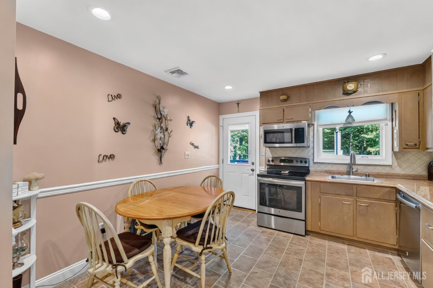 2642 Linder Avenue North Brunswick NJ 08902