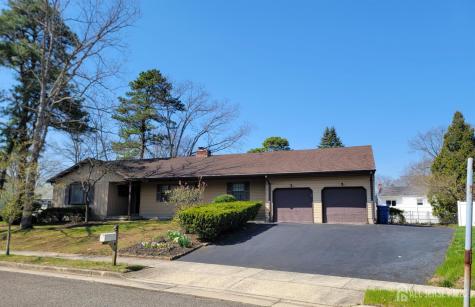 14 Perry Avenue Monroe NJ 08831
