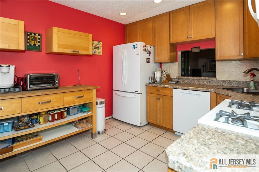 49 Albury Way North Brunswick NJ 08902