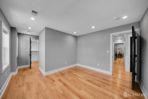 22 N 14 Street Kenilworth NJ 07033
