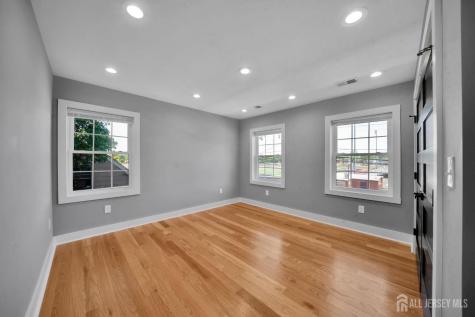 22 N 14 Street Kenilworth NJ 07033
