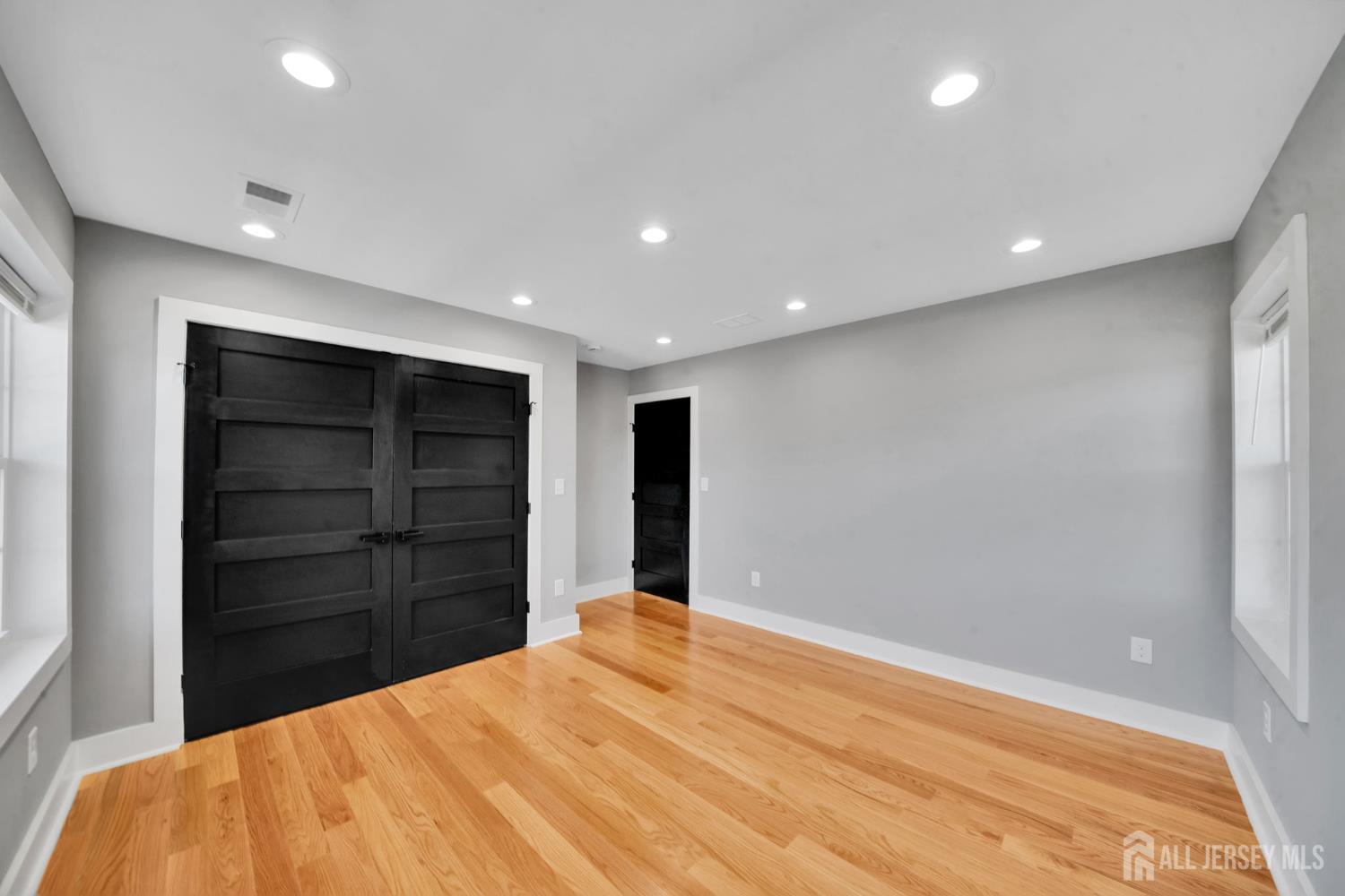 22 N 14 Street Kenilworth NJ 07033